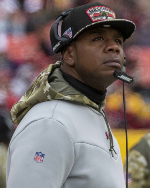 Byron Leftwich on the sideline as Tampa Bay offensive coordinator